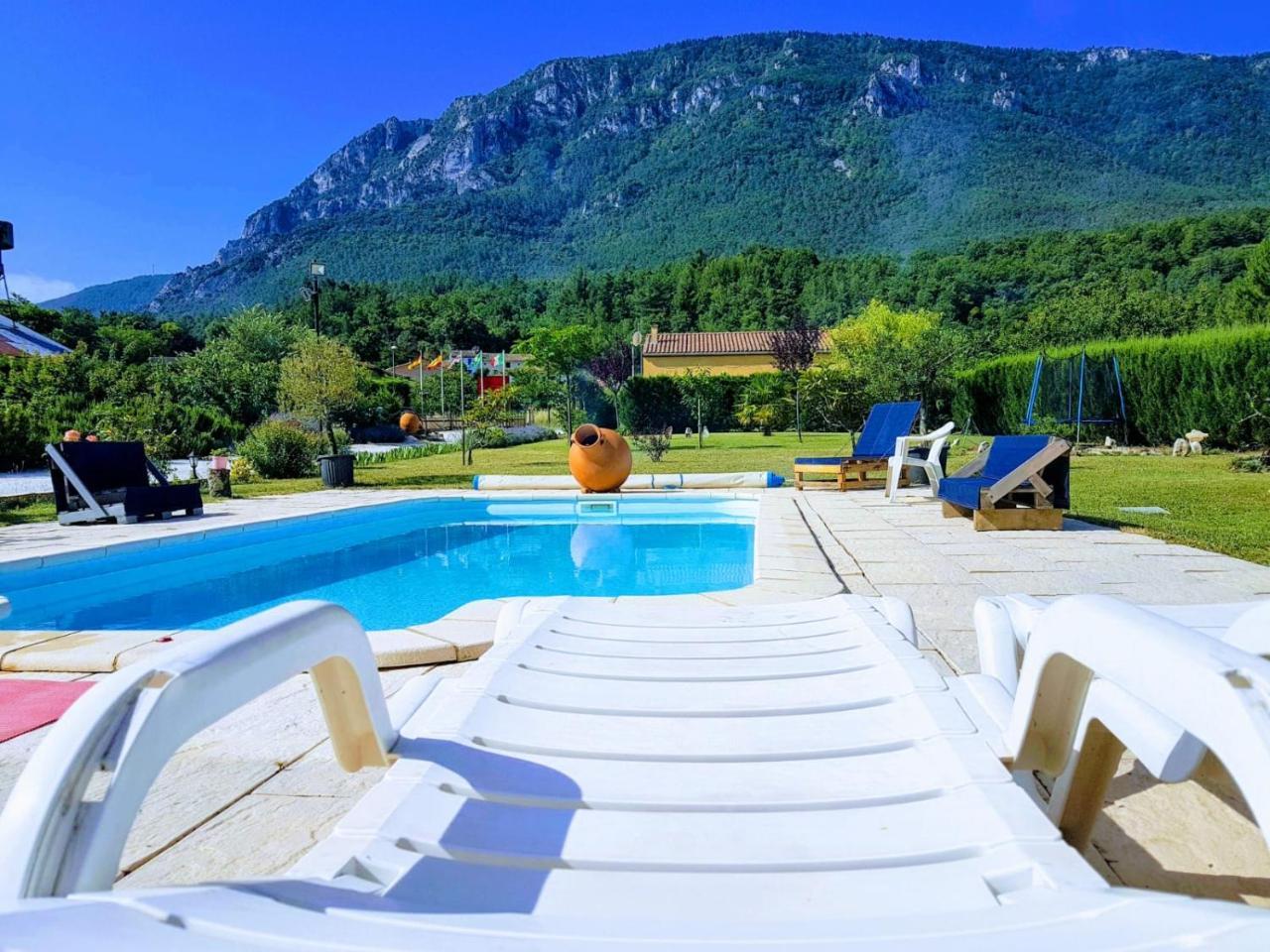 Hotel Rose des Pyrénées Belvianes-et-Cavirac Exterior foto